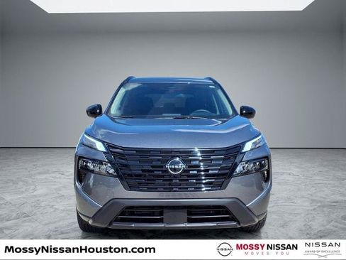 Certified 2026 Nissan Rogue Dark Armor FWD image 3