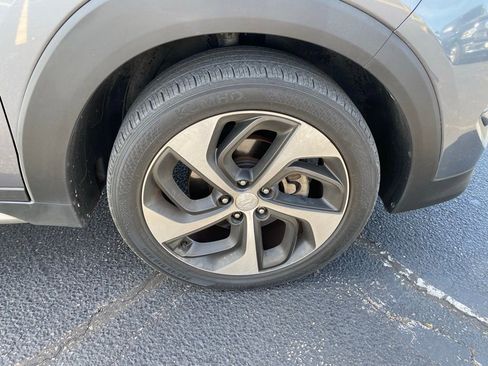 Used 2017 Hyundai Tucson Sport FWD image 2