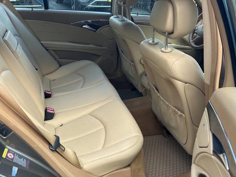 Used 2009 Mercedes-Benz E 350 Sedan image 12