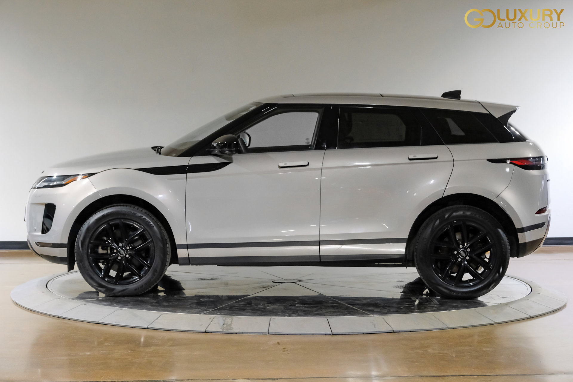 Used 2024 Land Rover Range Rover Evoque S AWD/4WD image 12