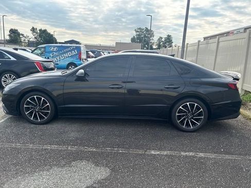 Used 2021 Hyundai Sonata Limited w/ Cargo Package FWD image 2