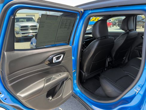 Used 2024 Jeep Compass Latitude w/ Convenience Group image 12