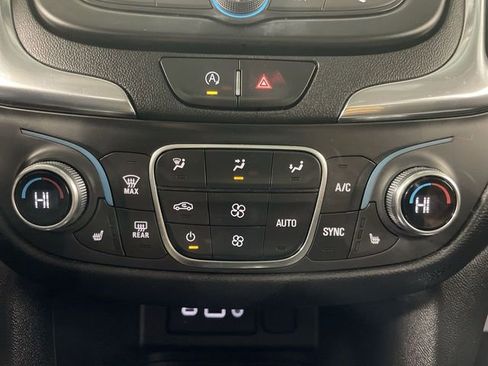 Used 2022 Chevrolet Equinox LT image 19