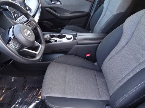 Used 2022 Nissan Rogue SV image 10