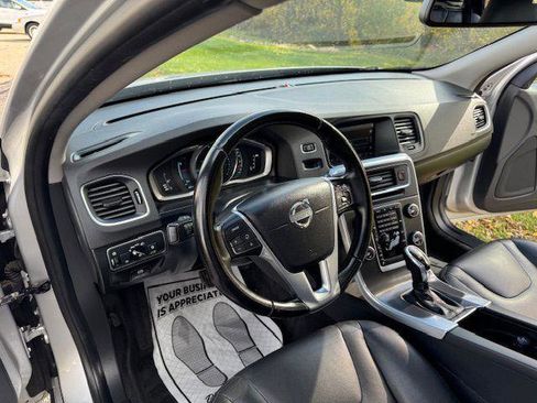 Used 2015 Volvo V60 T5 Premier Plus image 11