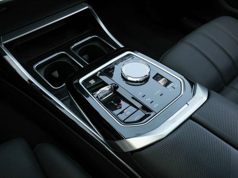 Used 2026 BMW 740i xDrive AWD/4WD image 8