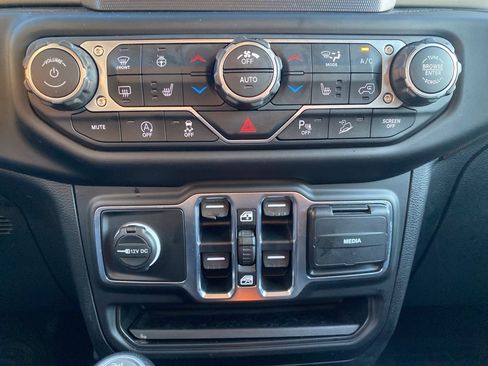 Used 2021 Jeep Wrangler Unlimited Sport image 13