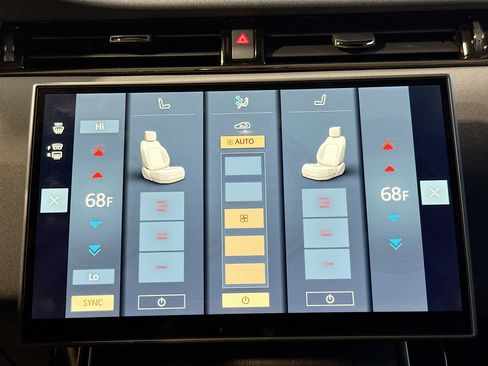 Used 2025 Land Rover Range Rover Evoque Dynamic SE image 34