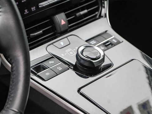 Used 2024 Subaru Solterra Premium image 15