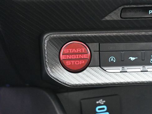 Used 2025 Ford Mustang Premium image 19