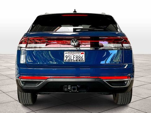 Used 2025 Volkswagen Atlas Cross Sport SEL image 7
