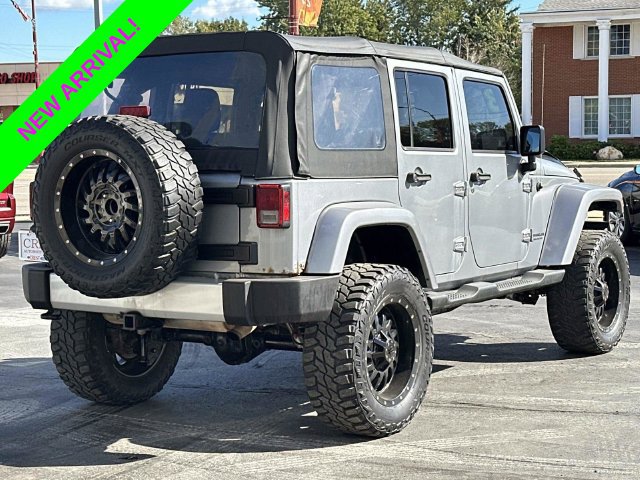 Used 2013 Jeep Wrangler Unlimited Sahara w/ Dual Top Group AWD/4WD image 3