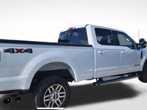 Used 2019 Ford F250 Lariat w/ Lariat Value Package AWD/4WD image 2
