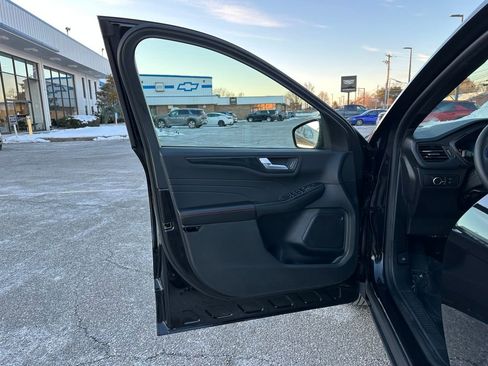 Used 2025 Ford Escape ST-Line image 23