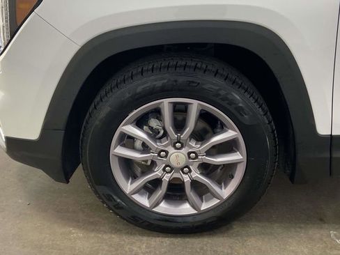 Used 2023 GMC Terrain SLT image 7