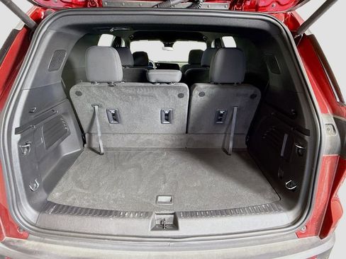 Used 2024 Chevrolet Traverse LT w/ LPO, Floor Liner Package image 25