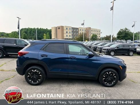 Used 2021 Chevrolet TrailBlazer LT w/ Convenience Package FWD image 6