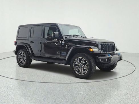 Used 2024 Jeep Wrangler High Altitude AWD/4WD image 3