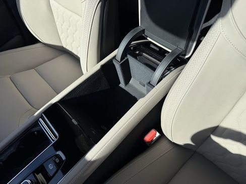 New 2026 Volvo XC90 B6 Plus image 24
