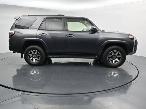Used 2022 Toyota 4Runner TRD Off-Road Premium AWD/4WD image 9