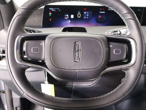 New 2026 Lincoln Navigator L Reserve AWD/4WD image 3