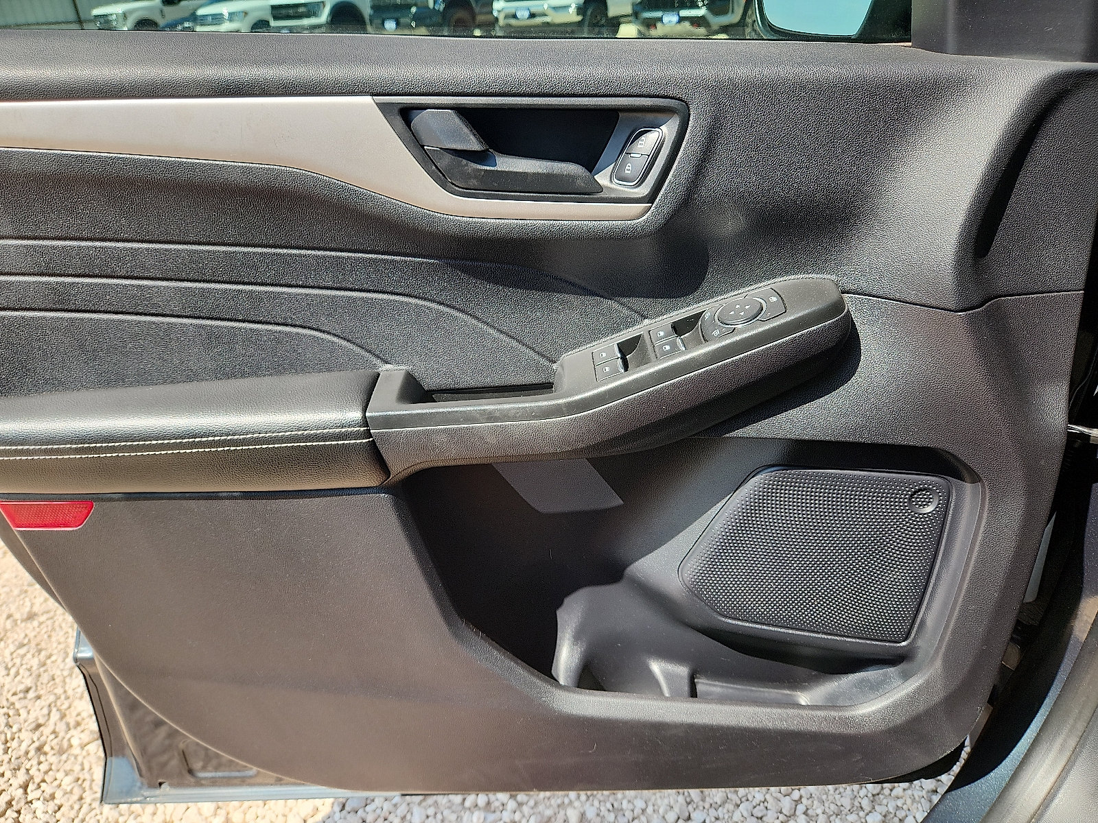 Used 2022 Ford Escape SE w/ Convenience Package FWD image 13
