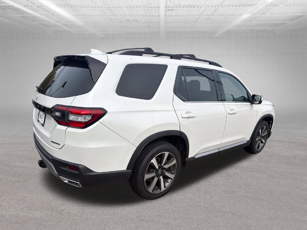 Used 2023 Honda Pilot Touring image 5