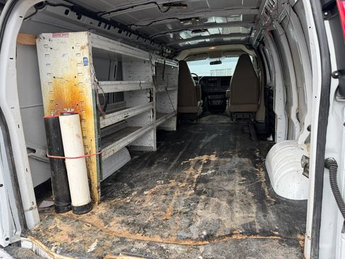 Used 2023 GMC Savana 3500 Extended w/ Driver Convenience Package image 5