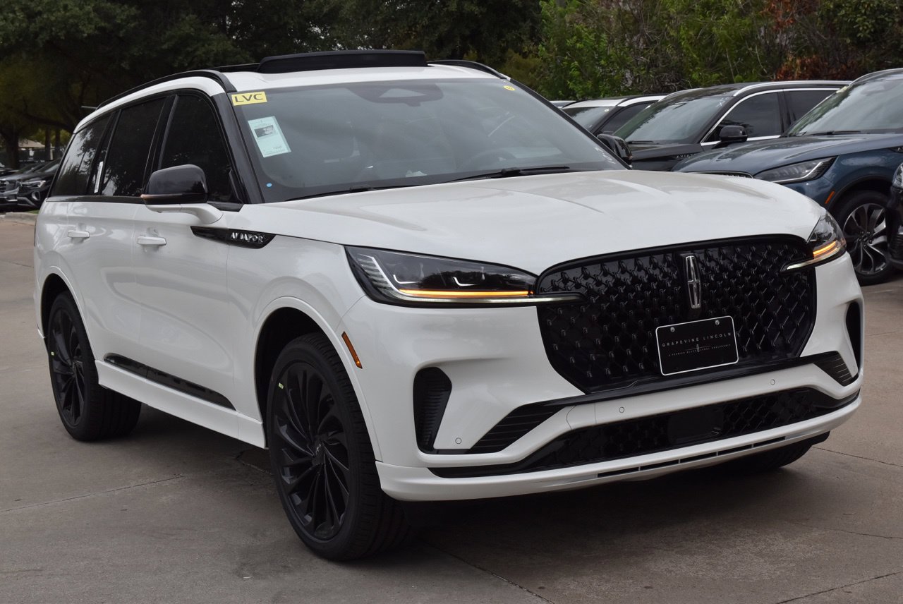 New 2027 Lincoln Aviator Reserve AWD/4WD image 3