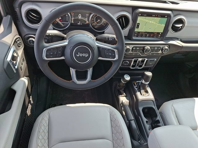 Used 2023 Jeep Gladiator Overland AWD/4WD image 11