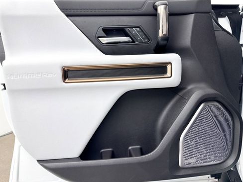 Used 2025 GMC Hummer EV 2X image 55