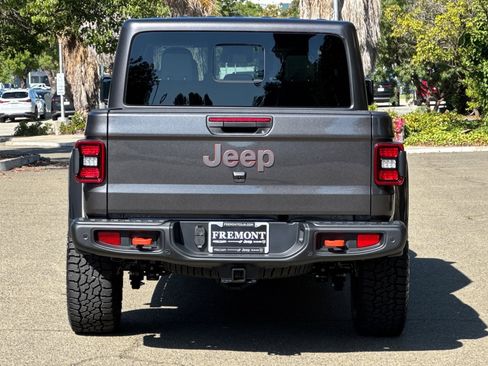 New 2025 Jeep Gladiator Mojave image 4