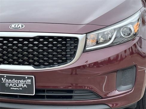 Used 2016 Kia Sedona LX w/ LX Convenience Package image 9