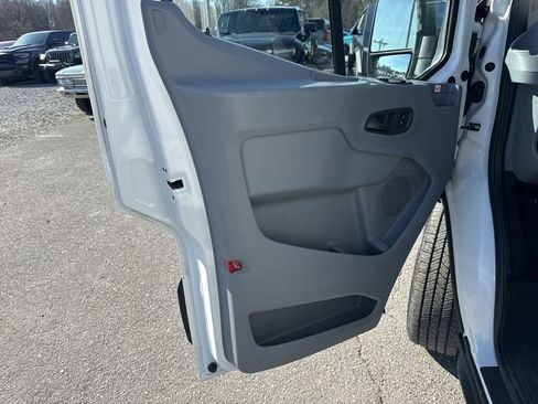 Used 2019 Ford Transit 250 130 Medium Roof image 19