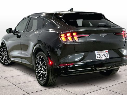 Used 2021 Ford Mustang Mach-E Premium image 15