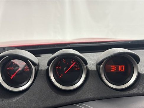 Used 2017 Nissan 370Z Touring image 23