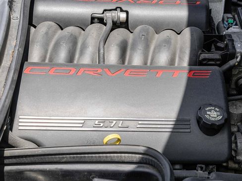 Used 2000 Chevrolet Corvette Coupe w/ Roof Pkg RWD image 20