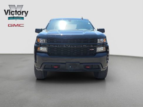 Used 2019 Chevrolet Silverado 1500 Custom Trail Boss w/ Custom Convenience Package AWD/4WD image 2