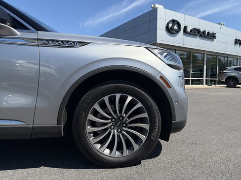 Used 2020 Lincoln Aviator Reserve w/ Equipment Group 201A AWD/4WD image 16