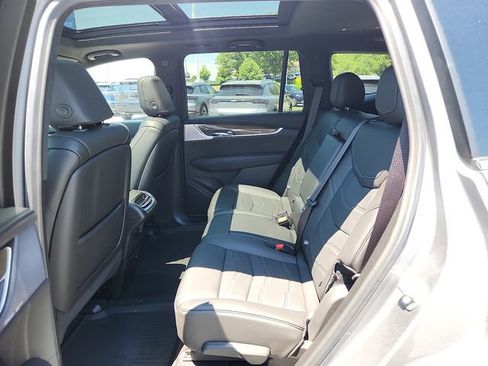 Used 2025 Cadillac XT6 Premium Luxury w/ Platinum Package AWD/4WD image 10