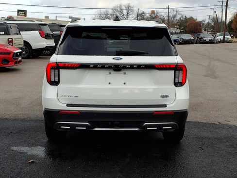 New 2026 Ford Explorer Active w/ Active Comfort Package image 6