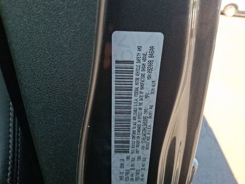 Used 2017 Jeep Wrangler Unlimited Sahara w/ Connectivity Group AWD/4WD image 32