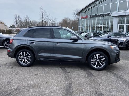 Certified 2024 Audi Q5 2.0T Premium w/ Summer of Audi Package image 4