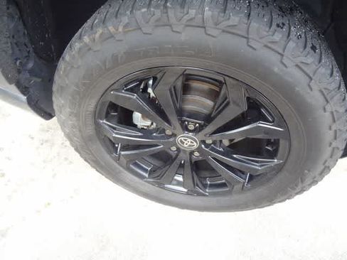 Used 2022 Toyota RAV4 XSE AWD/4WD image 12