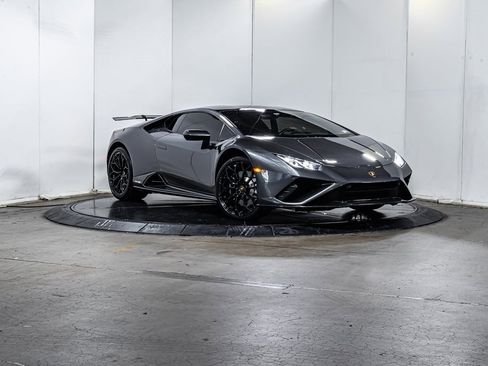 Used 2022 Lamborghini Huracan EVO image 9