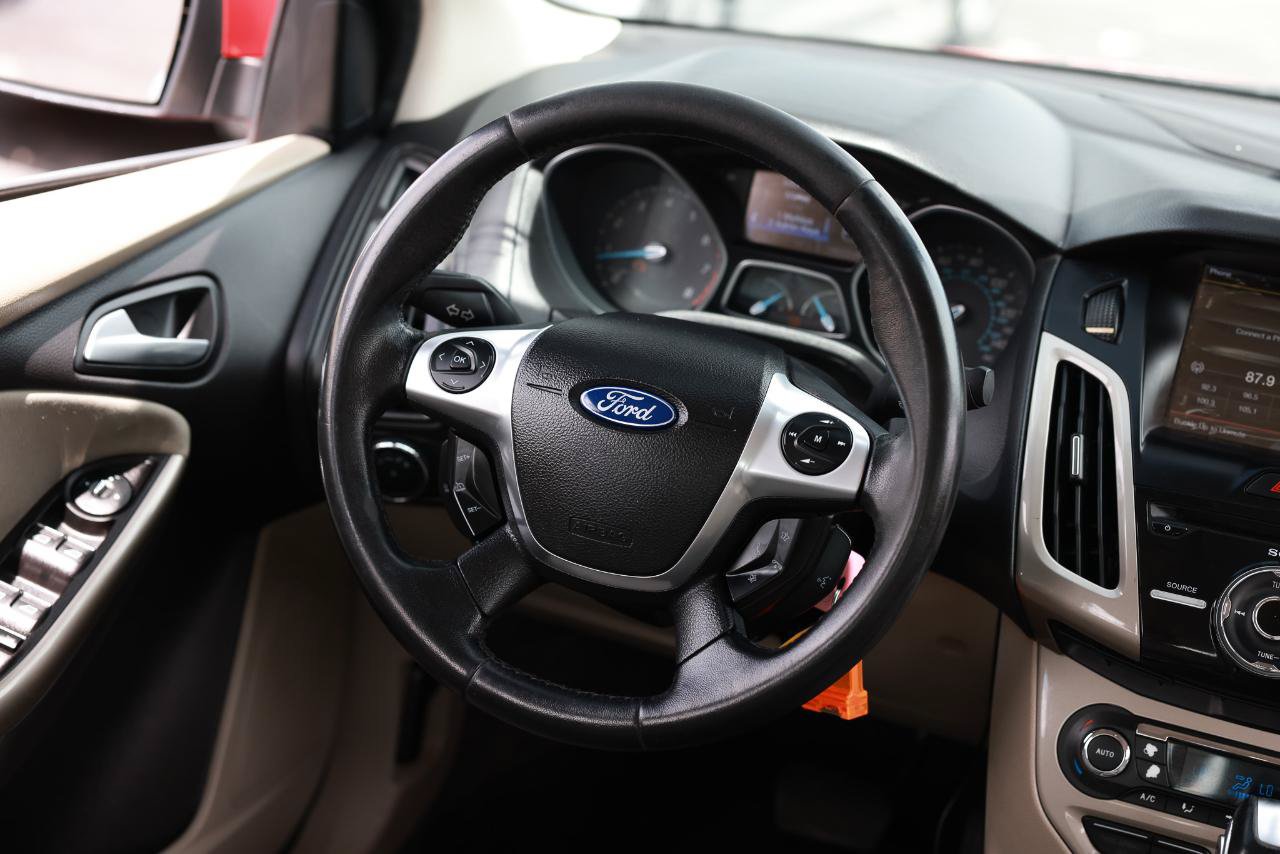 Used 2012 Ford Focus SEL FWD image 29