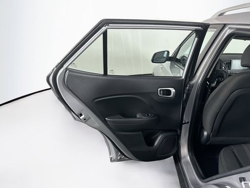 Used 2025 Hyundai Venue SEL FWD image 26