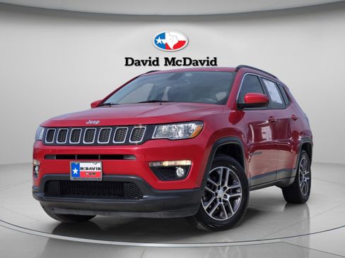 Used 2017 Jeep Compass Latitude w/ Popular Equipment Group FWD image 1