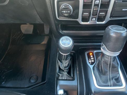 Used 2020 Jeep Wrangler Unlimited Sahara AWD/4WD image 20