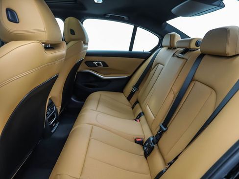 Used 2025 BMW 330i xDrive Sedan w/ Premium Package image 21